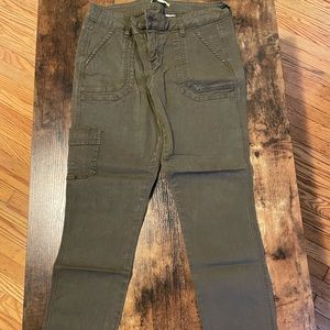 Gianni Bini size 29 skinny cargo pants with pockets